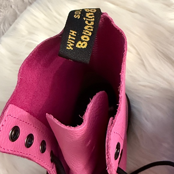 Dr. Martens Vibrant Pink Combat Boots for Ladies NWOT🔥 - Picture 4 of 15
